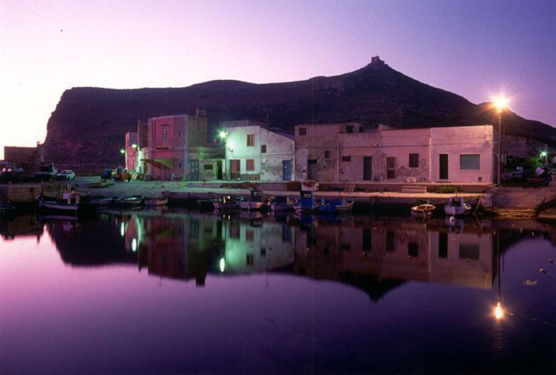 Il Cubo, Monovano Col Mare Su Tre Fronti. Ilha de Ilha de Favignana Exterior foto